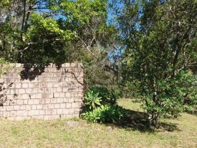 Terreno com 450mq, em condominio , lugar calmo e arborizado, pode ser adquirido sozinho ou com outros 04 terrenos podendo fazer até 2.250mq, lotes 07, 08, 09 e 10. Frente a Av. Oscar Pereira, lotação 