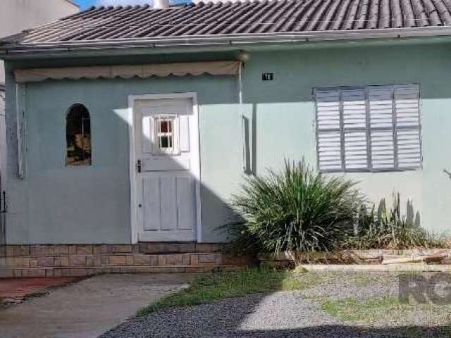 Terreno  9,90 frente por 34,10 de extensão com casa de 110mq no Bairro Passo d'Areia a 200m da  Av. Assis Brasil. Casa com duas salas, dois quartos, três banheiros, depósito, churrasqueira, pátio late