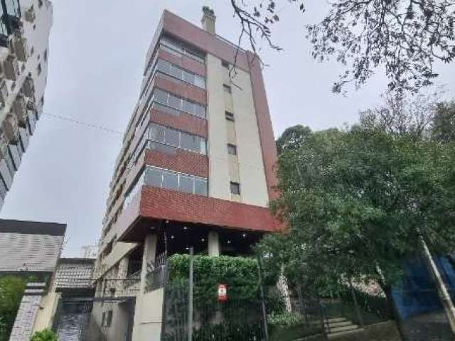 Apartamento 100 mq privativos, 03 dormitórios sendo 01 suíte, 01 vaga no Bairro Petrópolis _ Apartamento ventilado e ensolarado, sala, sacadão com churrasqueira, três dormitórios sendo uma suíte com a