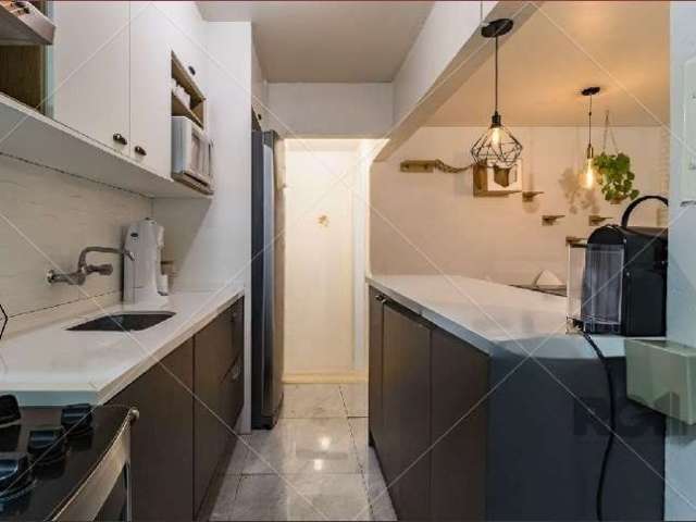 Ótima oportunidade de compra! Apartamento localizado no bairro Cidade Baixa, com 2 dormitórios, 2 banheiros, área privativa de 70m² e vaga de garagem. O empreendimento  possui infraestrutura com eleva