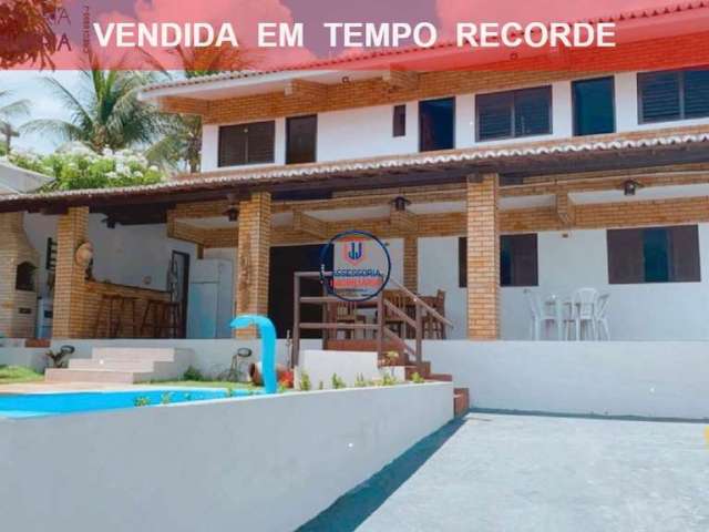 Casa à venda na praia de Cotovelo, Parnamirim-RN, litoral Sul da capital: 4 quartos sendo 3 suítes, 2 salas, 5 banheiros, 3 vagas, 300m² de área.