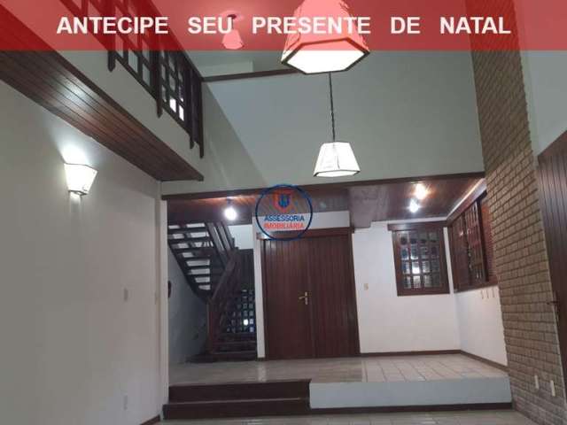 Casa à Venda em Capim Macio, Natal/ RN: Com 370m² integrando espaço e conforto, em 3 Salas Amplas, 5 Quartos, 6 WC's e 3 Vagas - Pertinho de Tudo!