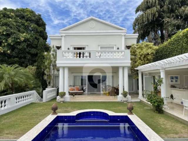 Casa com vista deslumbrante da praia da Barra da Tijuca e da Pedra da Gávea!