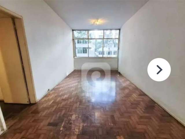 Apartamento com 3 quartos, 1 vaga  e com elevador, 109 m²  Leblon