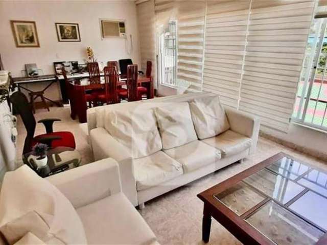 Casa Duplex em Condomínio, com 112 m², 3 quartos, Botafogo