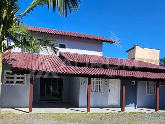 Casa/Sobrado 04 Dormitórios  com excelente localização, Gravatá, Navegantes/SC