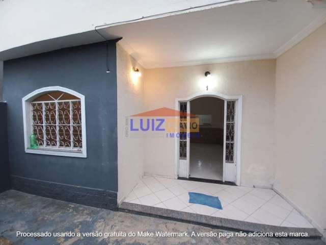 Casa para Locação em Rio de Janeiro, Campo Grande, 2 dormitórios, 2 banheiros