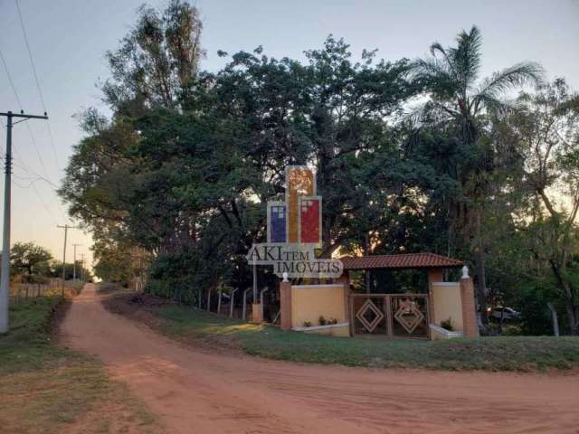 Chacara maravilhosa localizada no condomínio santa maria