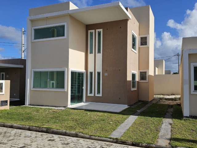 Casa 4/4 sendo 3 suítes e 3 vagas