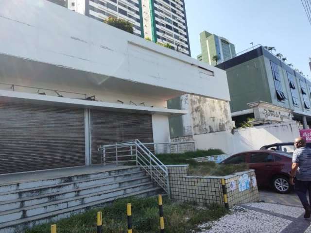 Alugo Lojão 1.800m² frente para Av. ACM