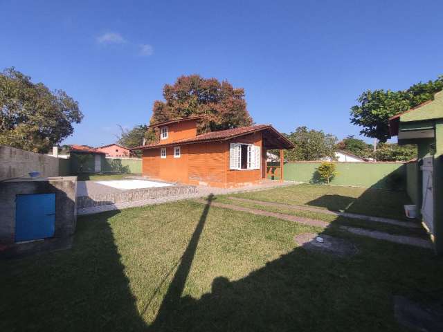 Casa 2/4 com piscina de condomínio em Araruama