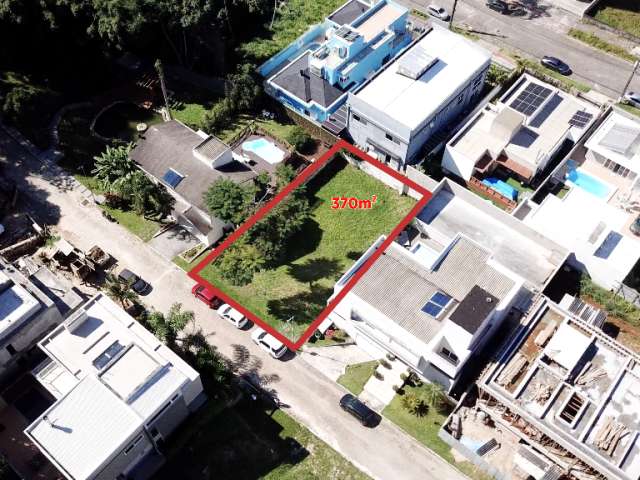 Terreno à venda em condomínio fechado com 370m² em Canajurê, R$ 720.000,00