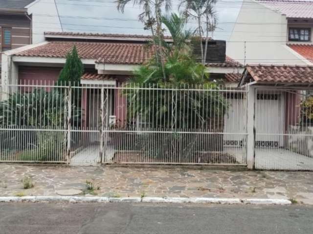 Ótima casa na Igara para venda! SEMI MOBILIADO