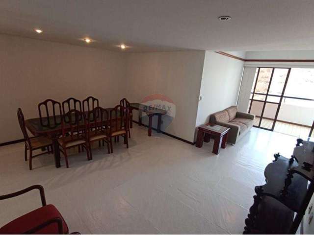 Apartamento Mobiliado no Coração da Praia do Canto – 160m², 3 Quartos, 3 banheiros e 2 Vagas de garagem.