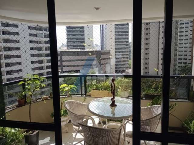 Apartamento com 3 suites e DCE no Itaigara com incriveis 140m²