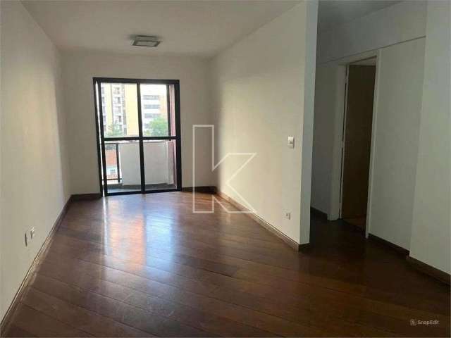 Apartamento com 3 quartos à venda na Rua Cristiano Viana, 647, Cerqueira César, São Paulo por R$ 900.000