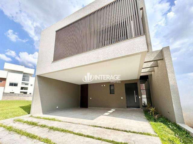 Casa em condomínio com quintal, 3 suítes a venda por R$ 1.780.000,00 Curitiba, Paraná.