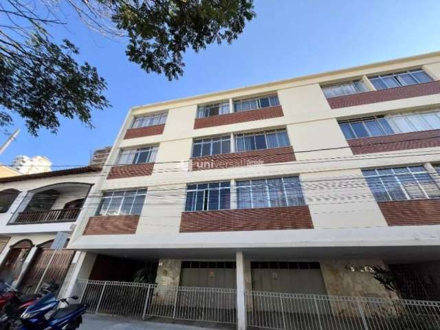 Amplo apartamento em rua plana