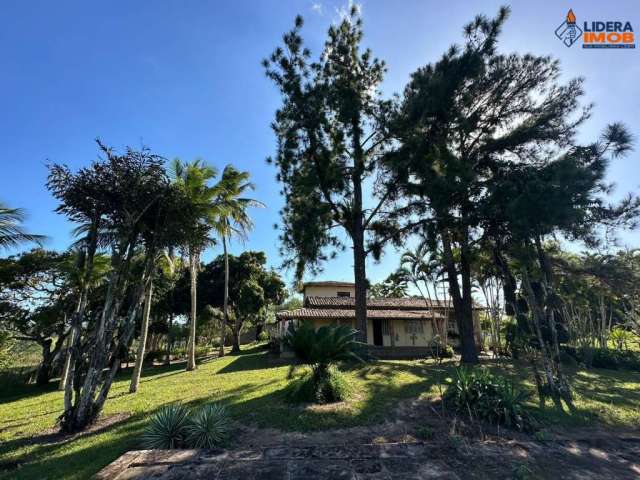 fazenda cinematográfica localizada na bela Mata de São João, a apenas 70km de Salvador. Esta propriedade privilegiada abrange uma área de 308 tarefas,