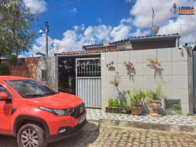 Casa residencial para Venda em rua Pública no Papagaio, Feira de Santana, 2 quartos, 1 sala, 1 banheiro, 1 vaga