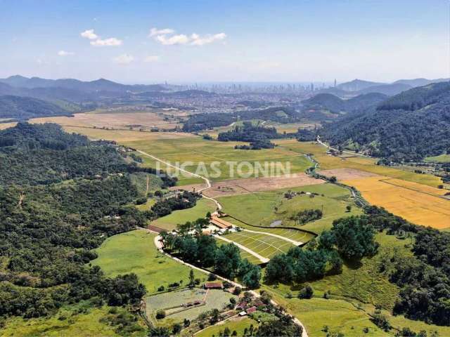 Lote em Condomínio com 616m² Condomínio Colina de Palha Camboriú