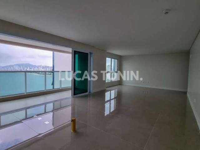 Apartamento 4 Suítes e 4 Vagas Santé Quadra Mar Balneário Camboriú