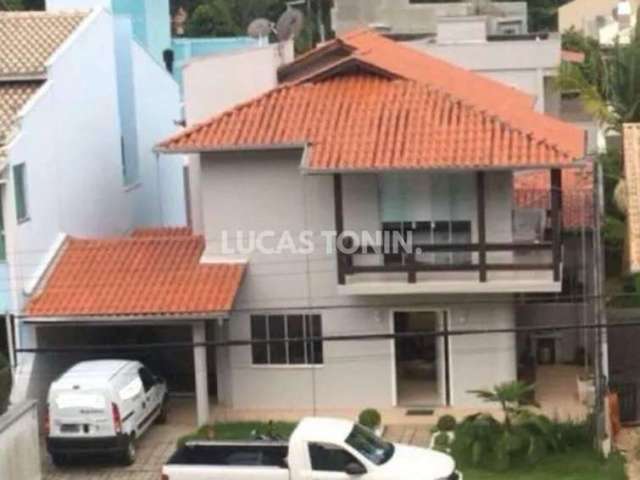 Casa no Condomínio Ariribá com 3 Suítes Mobiliada 3 Vagas Piscina Churrasqueira Oportunidade Balneário