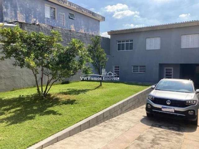 Casa no bairro Vila Olinda, 2 dorm, 4 vagas, 135mts² m, 250mts² m