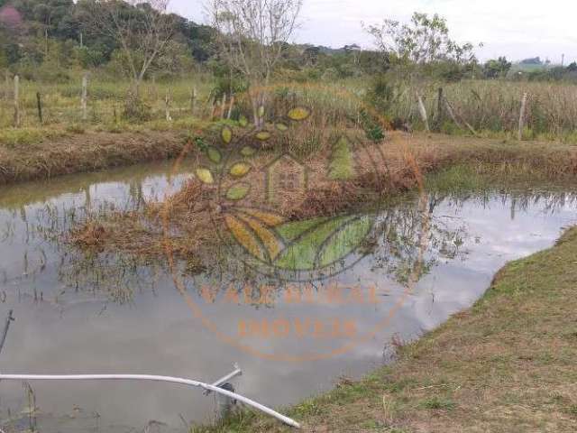 Chácara em caçapava de 7.017,52 m² com casa de laje, tanque de peixes e pomar! ch00188