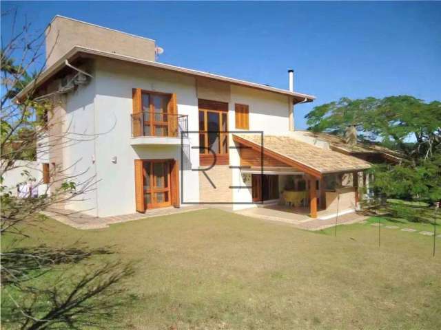 Casa com 2300m² de terreno a venda no Condomínio Marambaia, em Vinhedo - SP