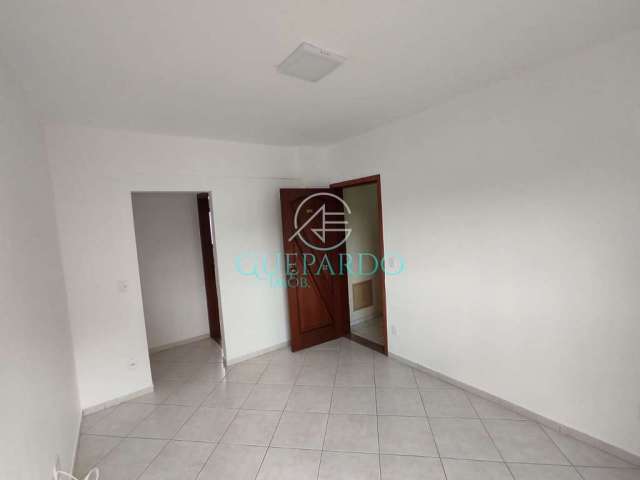 Apartamento à venda, Sala com sacada,  2 dormitórios sendo 1 suíte, Ed. Lago D'Ouro. Centro, Londri