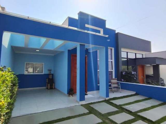 Casa com 3 dormitórios à venda, 105 m² por R$ 870.000,00 - Condomínio Village Moutonnée - Salto/SP