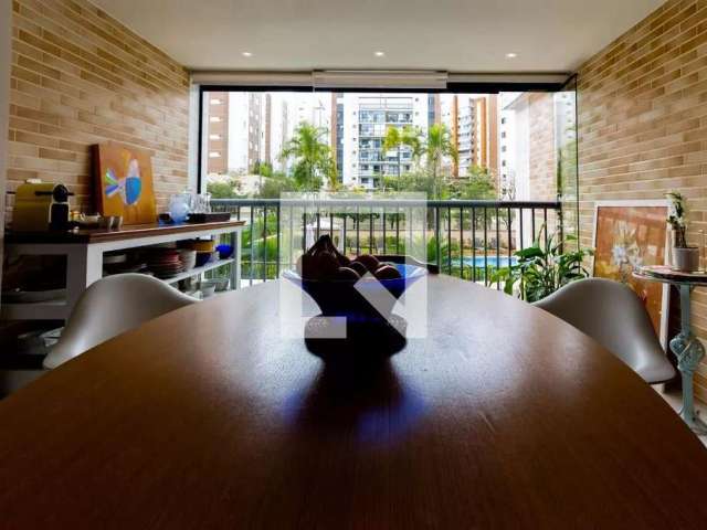 Apartamento com 3 quartos (1 suíte) à venda em Cidade São Francisco, São Paulo.