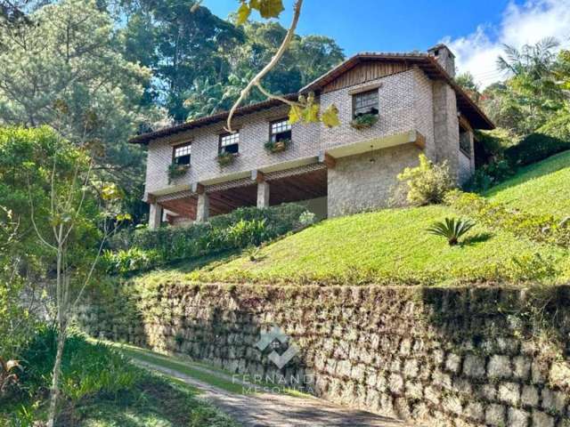 Casa com 6 quartos, 390m², à venda em Teresópolis, Parque do Imbuí