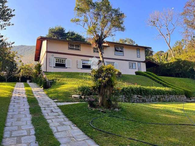 Casa Estilo Colonial com Acabamento de Luxo em Parque do Imbuí, Teresópolis