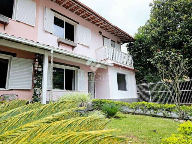 Casa à Venda em Condomínio Completo na Tijuca - 3 Quartos, Suíte, Lazer - Teresópolis, RJ