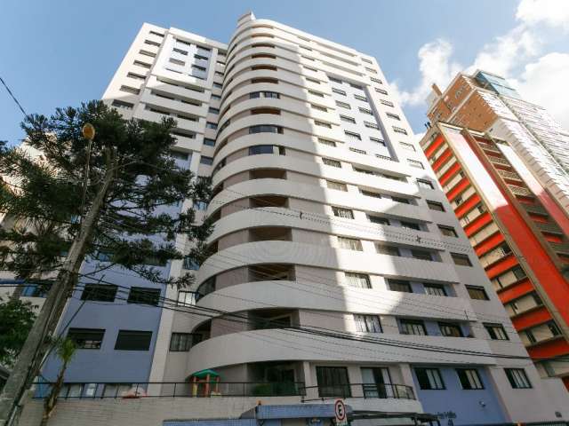 Lindo apartamento de 3 quartos e 2 vagas, face Norte, no Água Verde ao lado da Praça do Japão