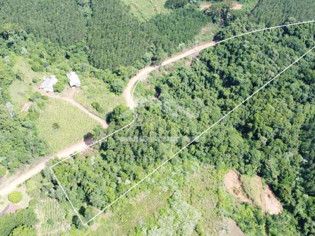 Pequena área de terra à venda na cidade de Morro Reuter-RS