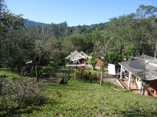 Sítio com 3 casas e açude a venda em Picada Café na Serra Gaúcha