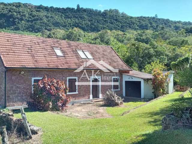 Sítio com casa centenária e arroio a venda em Linha Nova na Serra Gaúcha