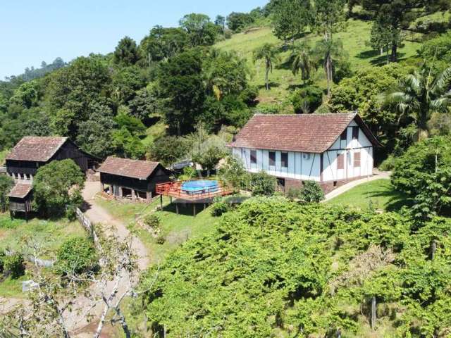 Sítio com vista e casa enxaimel à venda em Nova Petrópolis na Serra Gaúcha