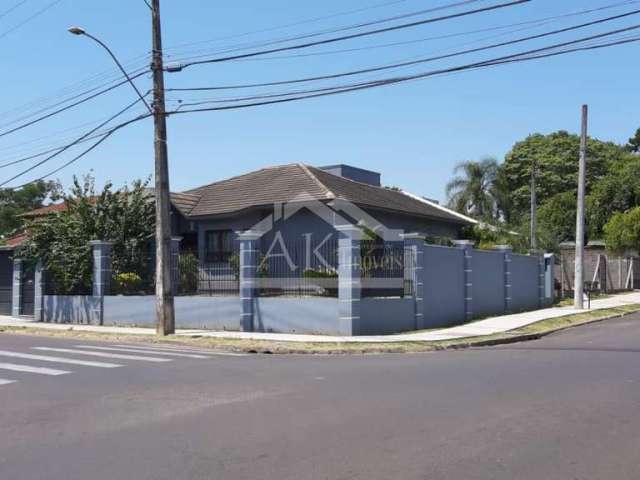 Casa de esquina com piscina à venda em São Leopoldo RS