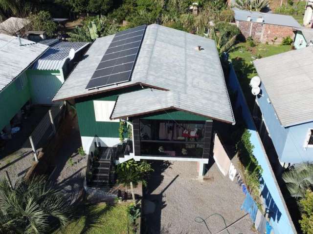 Casa em madeira com 2 quartos à venda em Picada Café na Serra Gaúcha