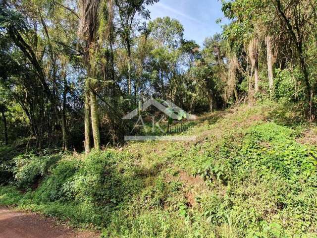 Belo terreno com vertente à venda na cidade de Morro Reuter-RS