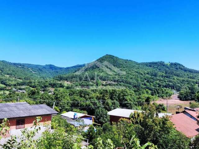 Amplo terreno arborizado à venda em Picada Café na Serra Gaúcha