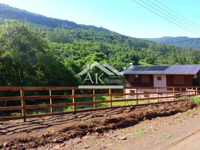 Terreno amplo, com arborização, a venda em Picada Café, na Serra Gaúcha