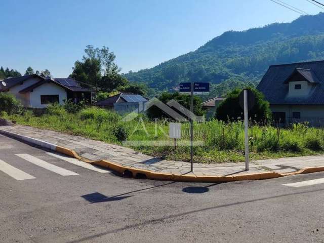 Terreno de esquina à venda no centro de Picada Café, na Serra Gaúcha