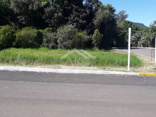 Terreno de esquina, com fácil acesso, a venda em Picada Café, na Serra Gaúcha