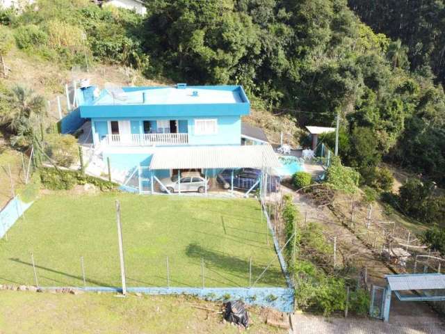 Belíssima casa com piscina, à venda na cidade de Nova Petrópolis, na Serra Gaúcha