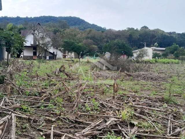 Excelente terreno plano à venda na cidade de Picada Café, na Serra Gaúcha.